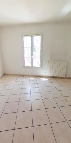 Location Appartement 3 pièces 62m² LORGUES 83510 - Photo 1