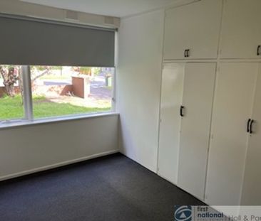 Ideally Located Flat - Photo 6