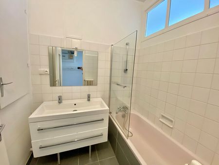 A Louer - Nantes Cathedrale - Appartement Bourgeois 6 Pièces De 204.02 M² - Photo 2