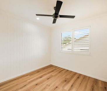 Executive Family Home in Prestigious Russell Island Location - Photo 4