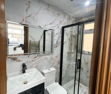 10 bedroom semi-detached house to rent - Photo 1