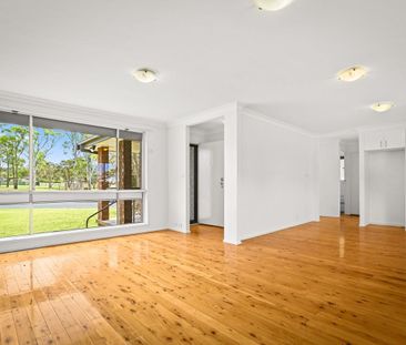 SPACIOUS & COMFORT LIVING! - Photo 2