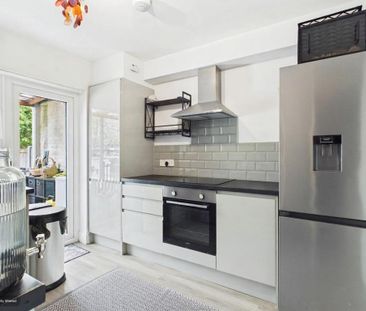 3 bedroom terraced house to rent - Photo 6