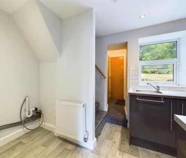 2 bedroom end of terrace house to rent - Photo 5