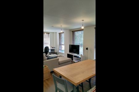 2 Bed Flat, Rosenburg Road, W3 - Photo 3