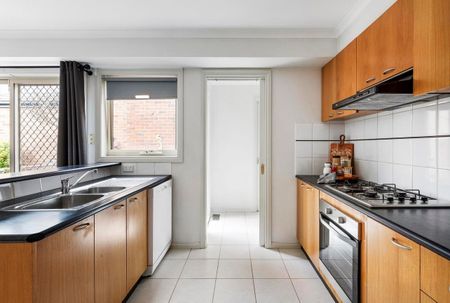 4 Gresswell Park Drive, Watsonia VIC 3087 - House For Rent | Domain - Photo 4