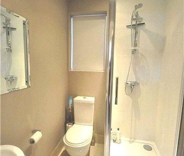 2 bedroom semi-detached house to rent - Photo 6