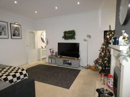 2 bedroom terraced house to rent - Photo 4