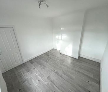 3 bedroom detached bungalow to rent - Photo 3