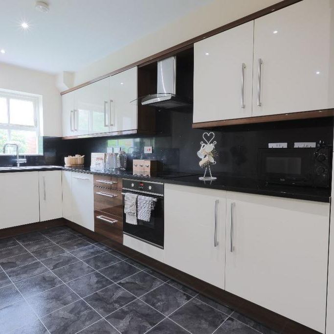 6 bedroom terraced house to rent - Photo 1