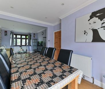 4 bedroom semi-detached house to rent - Photo 3