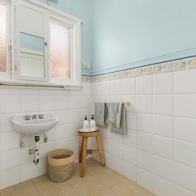 10 Lexia Street, Ashburton VIC 3147 - House For Rent | Domain - Photo 1