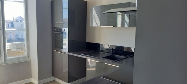 LAVAL, appartement T5 de 157 m² au 2ème étage - Photo 1