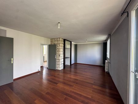 Location Appartement 4 pièces 62m² - Photo 3