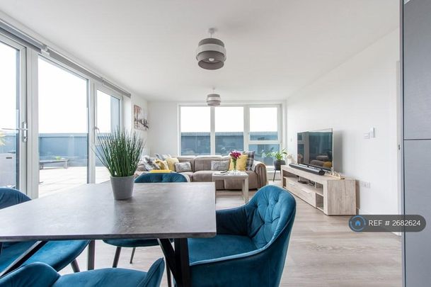 2 bedroom penthouse to rent - Photo 1