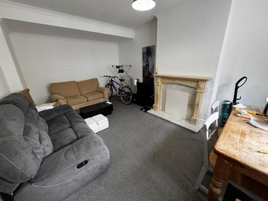 3 bedroom apartment to rent - Photo 1