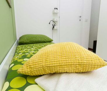 Viale Carlo Espinasse, Milan, Lombardy 20156 - Foto 4