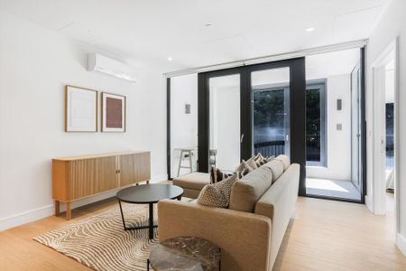 3 bedroom flat to rent - Photo 3