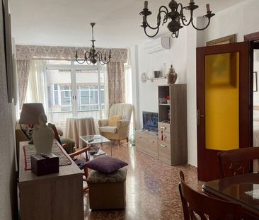 Alquiler de piso en Centro - Photo 1