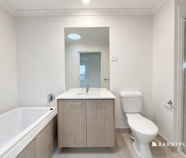 Brand New Townhouse Offering Modern Family Living - Photo 4