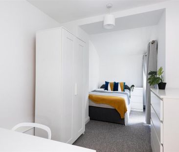 3 bedroom flat to rent - Photo 6