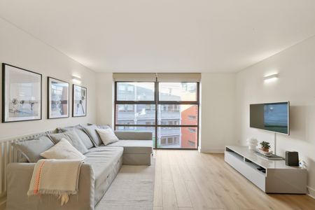 2 Bed Flat, City Pavilion, EC1M - Photo 2