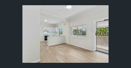 Renovated 2 Bedroom Apartment - Move In Now!! - Photo 5