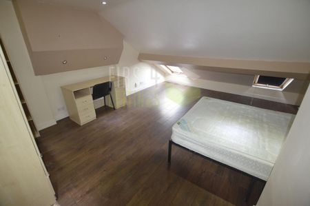 4 bedroom terraced house to rent - Photo 5