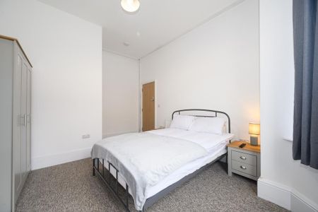 1 bedroom in a house share to rent - Photo 5