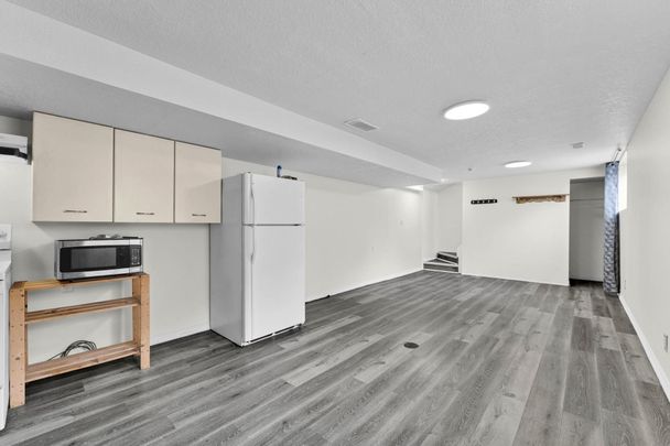 For Lease - 120 Jansen Avenue, Kitchener, Ontario - Photo 1