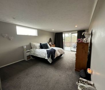A spacious Brighton home! - Photo 4