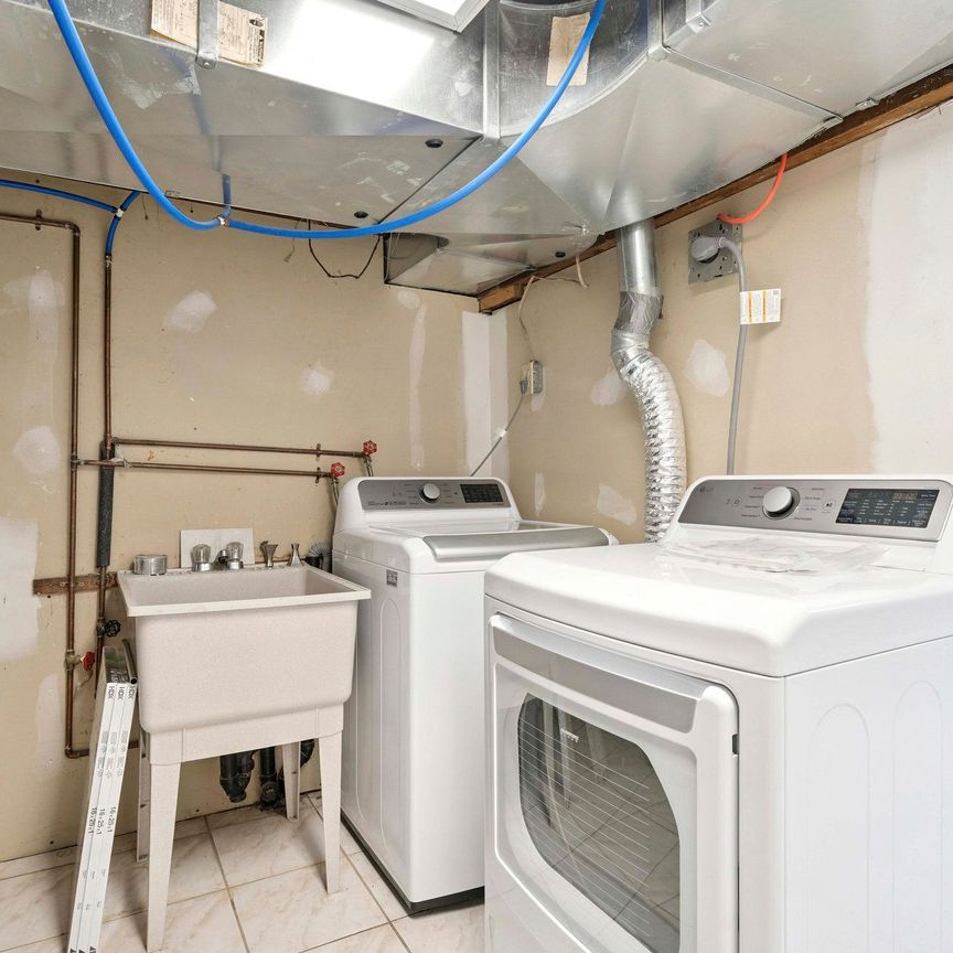 For Lease - 542 Glen Park Avenue Unit# Lower, Toronto, Ontario - Photo 1