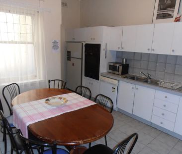 Room E, 3/96 Grey Street, St Kilda - Photo 4