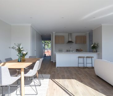 Brand new 4 bedroom home - reduced rent (eligibility criteria applies) - Photo 4