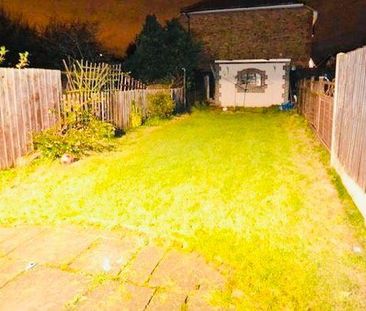 4 bedroom terraced house to rent - Photo 2