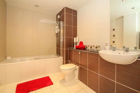 Lexington Court, Broadway, Salford, M50 - Photo 5