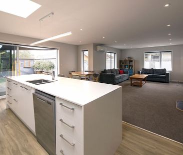 Comfortable 3 bedroom family home - Photo 1