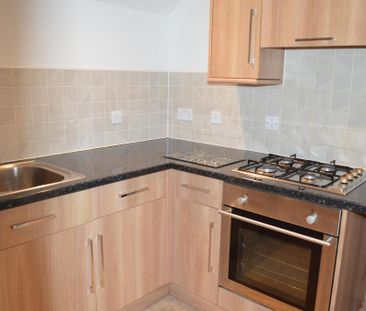 2 bedroom flat to rent - Photo 2