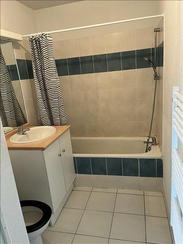 Location Appartement 2 pièces 45m² LANNION 22300 - Photo 5