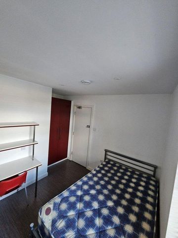 5 bedroom flat to rent - Photo 4