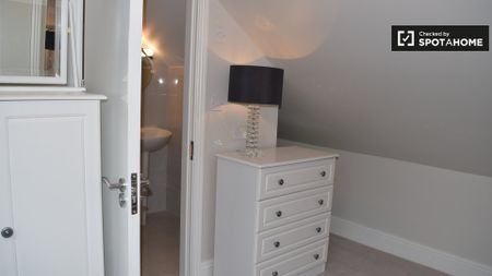 Room for rent in charming 5-bedroom house, Drumcondra Dublin - Photo 2