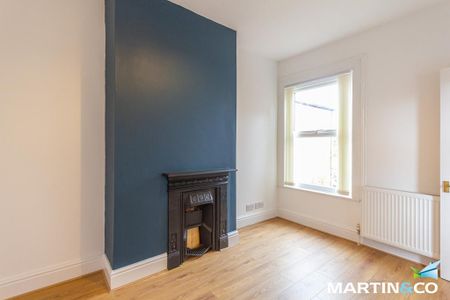 2 bedroom end of terrace house to rent - Photo 4