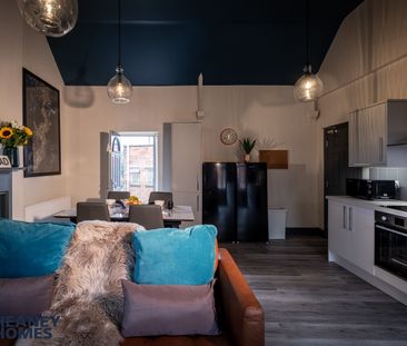 Upper Floor, Jubilee House Room 2 - Photo 3