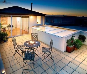 SPACIOUS CITY FRINGE TOWNHOUSE - Photo 6