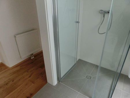 Innenstadt, neuwertige sanierte 3 ZI Etagenwohnung mit 7 m2 großer Terrasse, Aufzug vorhanden - Photo 2