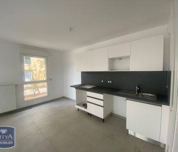 Location Appartement 3 pièces 61m² VILLEFRANCHE SUR SAONE 69400 - Photo 3