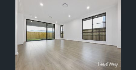 Spacious and Modern 4-Bedroom House in Family-Friendly Ripley Area - Photo 2