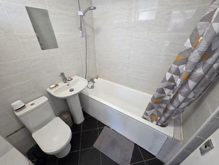 1 bedroom house of multiple occupation to rent - Photo 5