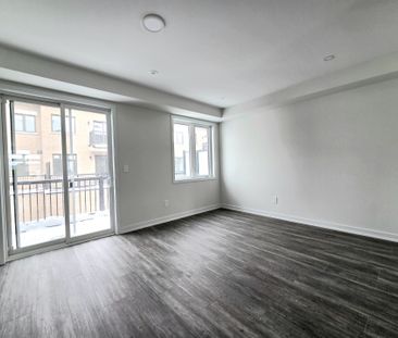 For Lease - 5 Victor Metcalf Lane, Richmond Hill, Ontario - Photo 2