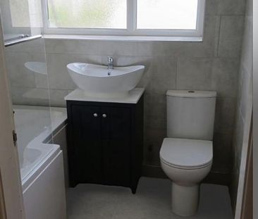 4 bedroom bungalow to rent - Photo 1